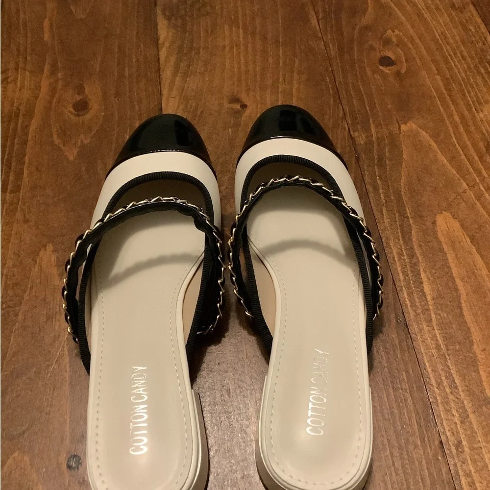 Cotton Candy Black and Cream Mules with Chain Accent - Picture 6 of 7